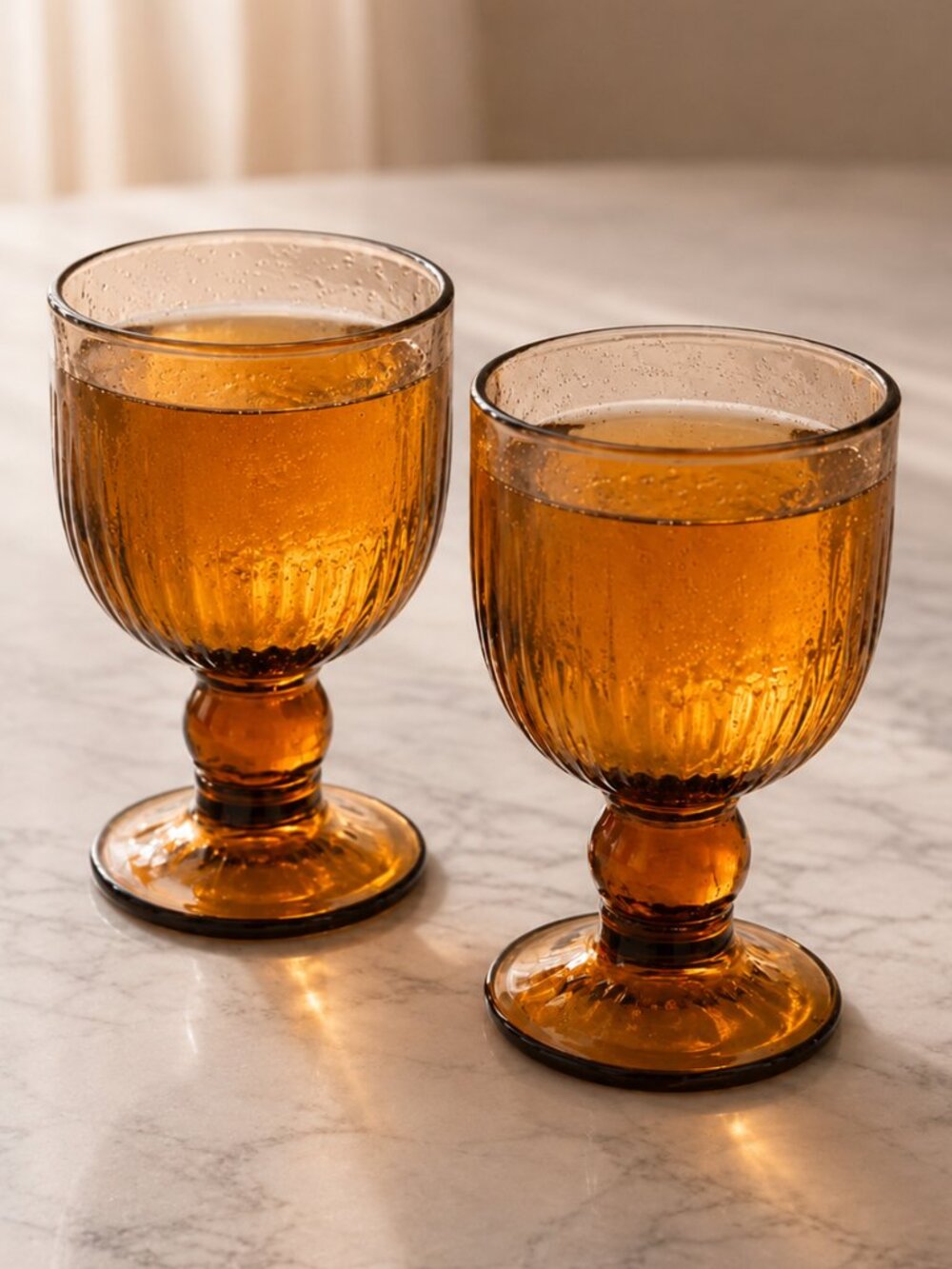 VTG Pfaltzgraff Gourmet Heavy Amber Glass Stemmed Goblet 5.25" T. Set of 2